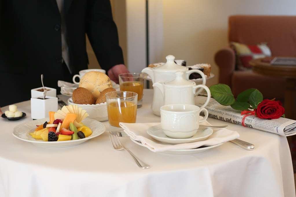 Alpen Suite Hotel Madonna di Campiglio Restaurant photo